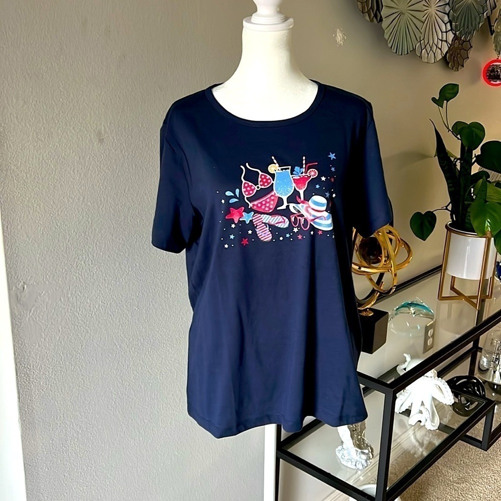 Gloria Vanderbilt Navy Festive Pool Time Americana Women’s Tee, Size M.